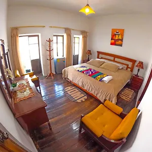 2* Affittacamere Colonial House
